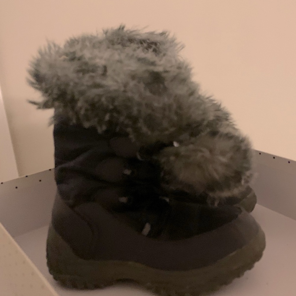 Bass brand Eskimo winter purple boots, girls 11c